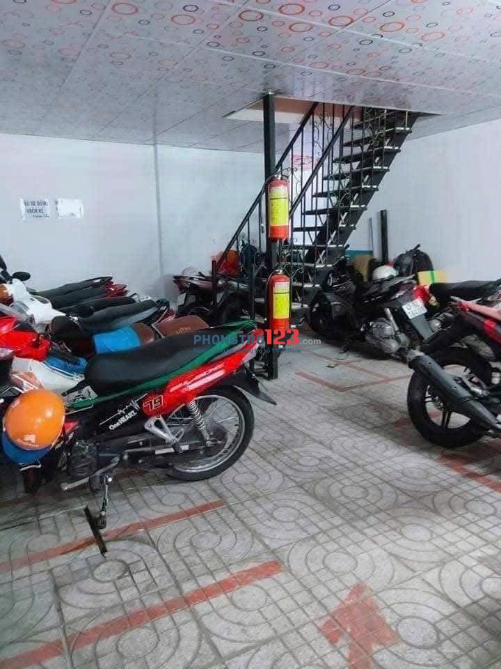 Phòng cửa sổ trời thoáng mát, Tolet riêng , Giờ giấc tự do, không chung chủ, có sân để xe trong nhà