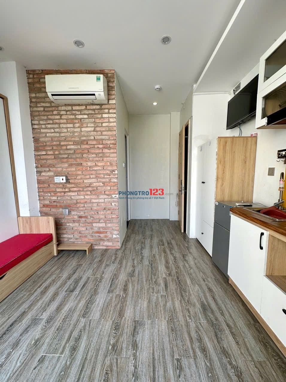 CHO THUÊ CHDV 40m2 FULL NỘI THẤT BAN CÔNG Ở ĐƯỜNG NƠ TRANG LONG Q.BÌNH THẠNH