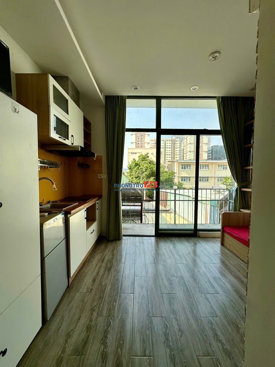 CHO THUÊ CHDV 40m2 FULL NỘI THẤT BAN CÔNG Ở ĐƯỜNG NƠ TRANG LONG Q.BÌNH THẠNH