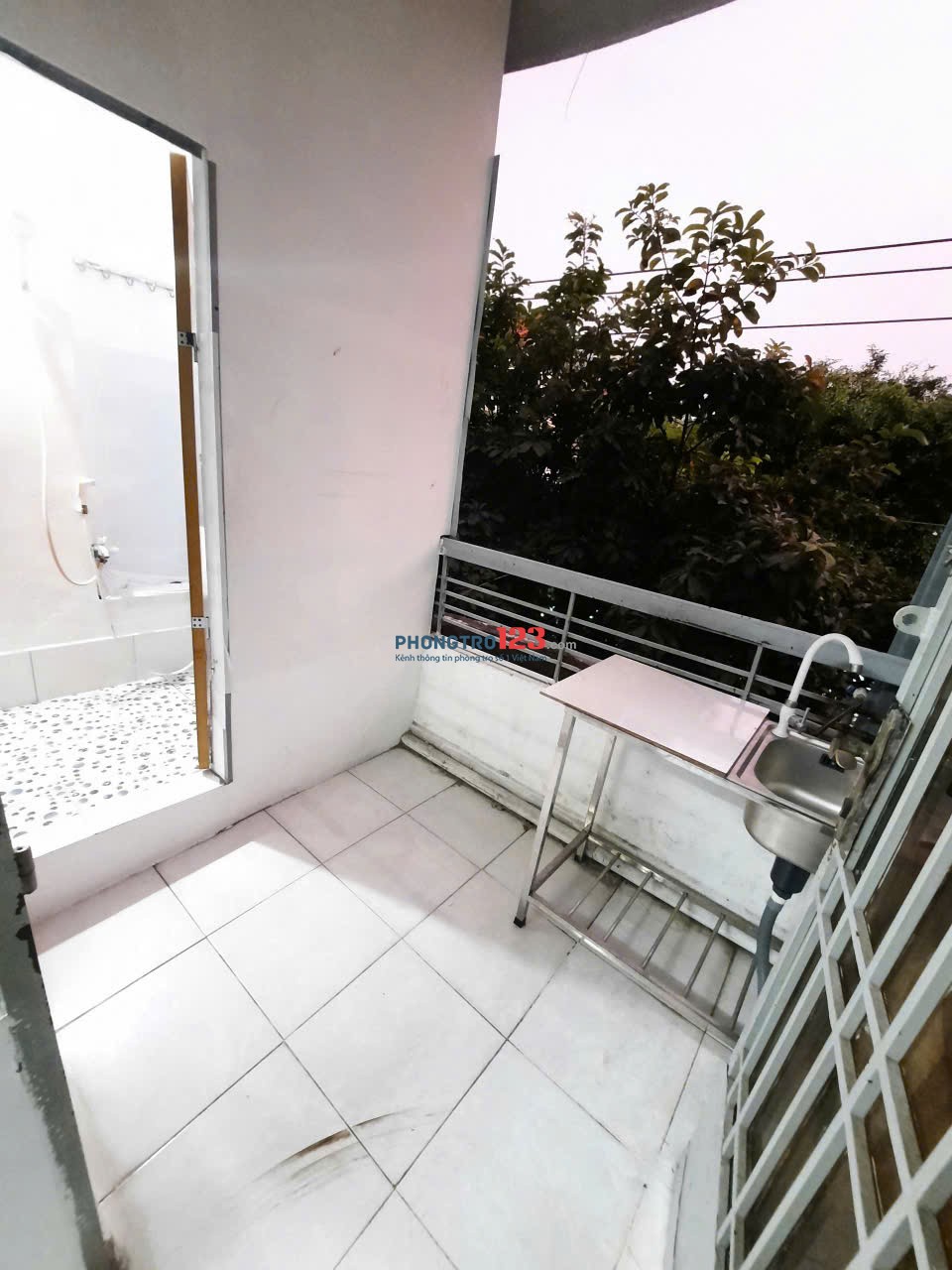 PHÒNG BAN CÔNG THOÁNG MÁT Ngay Cộng Hòa-THĂNG LONG