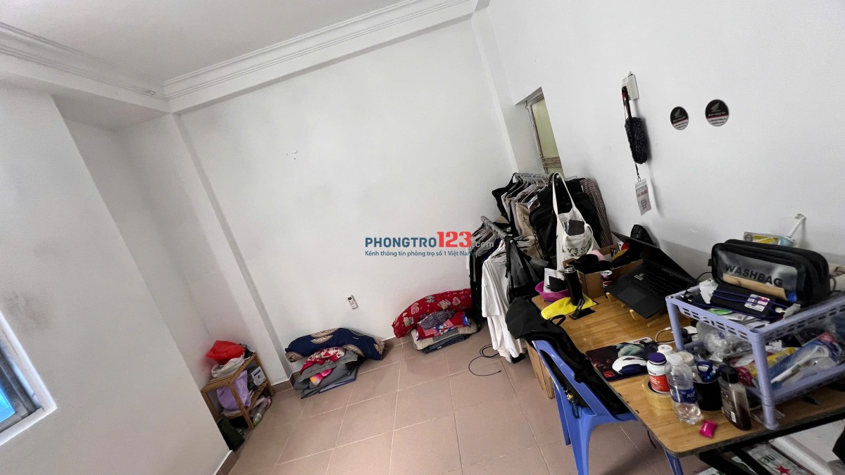 Cần pass phòng cuối tháng 1 443/91 Lê Văn sỹ giá 4tr , có máy lạnh