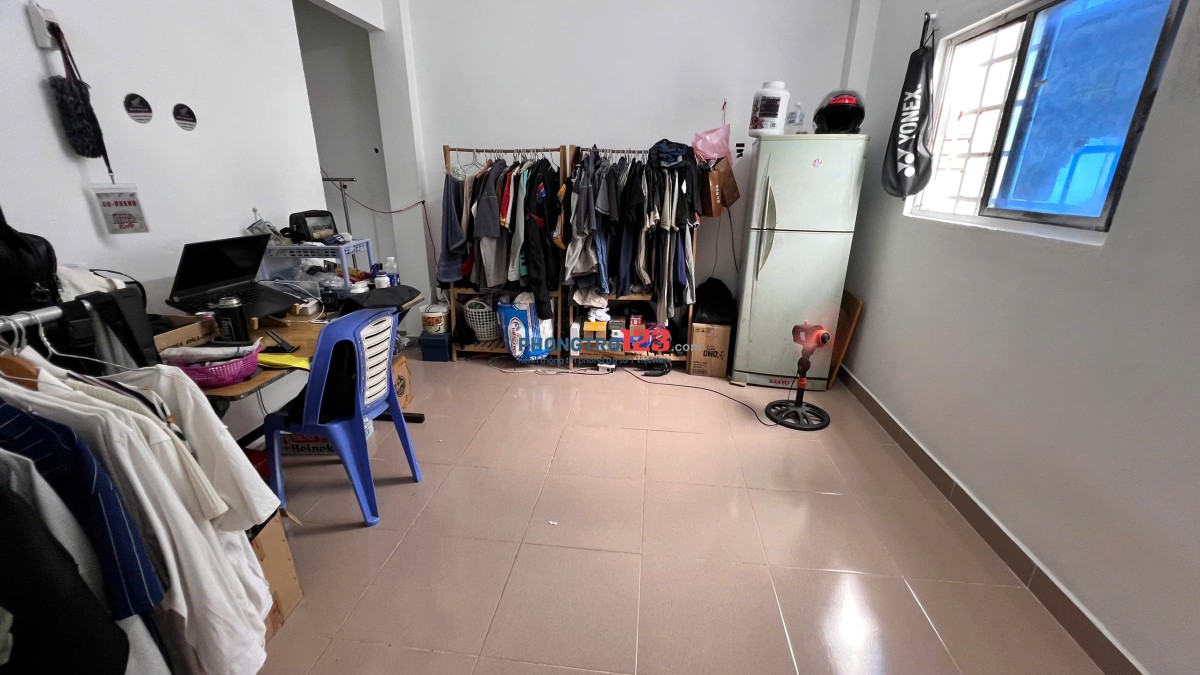 Cần pass phòng cuối tháng 1 443/91 Lê Văn sỹ giá 4tr , có máy lạnh , 25m2