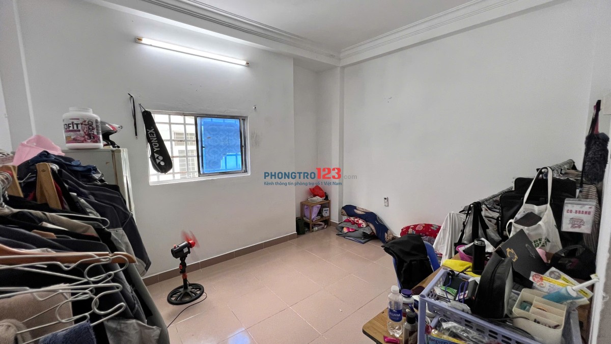 Cần pass phòng cuối tháng 1 443/91 Lê Văn sỹ giá 4tr , có máy lạnh