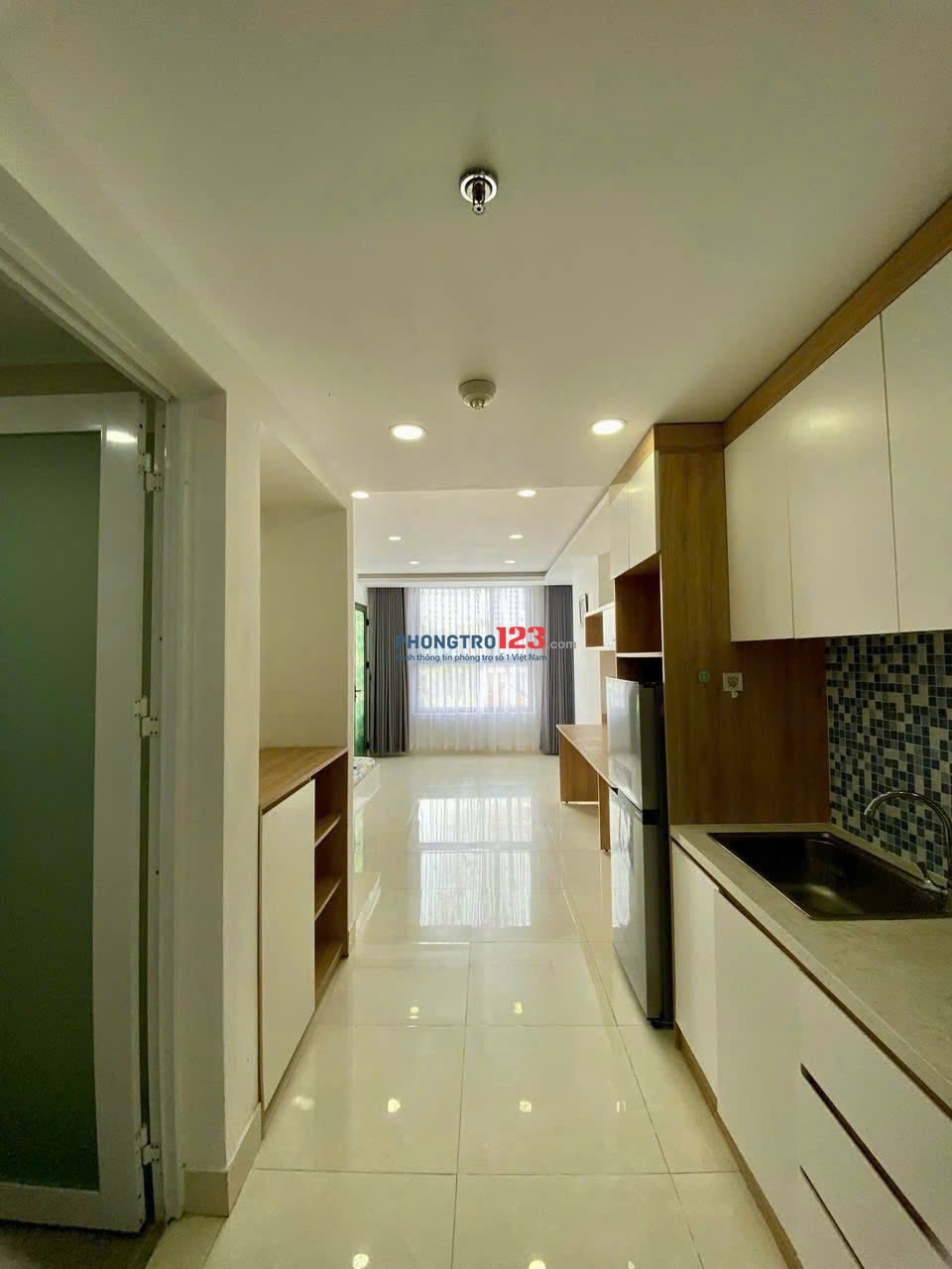 Căn 1 phòng ngủ Sky Center, Phổ Quang có nội thất giá12tr