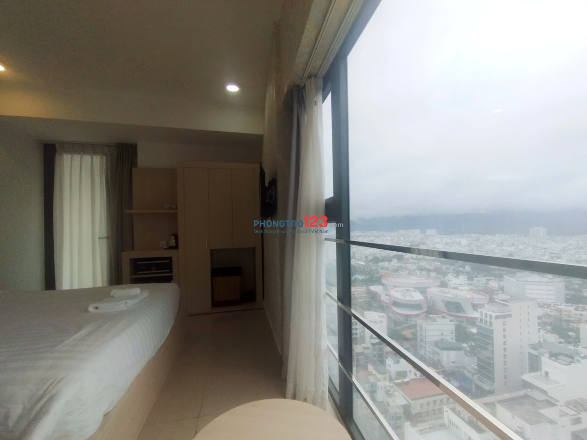 Phòng khách sạn Nha Trang view đẹp tầng cao cho thuê tháng gần chợ Đầm