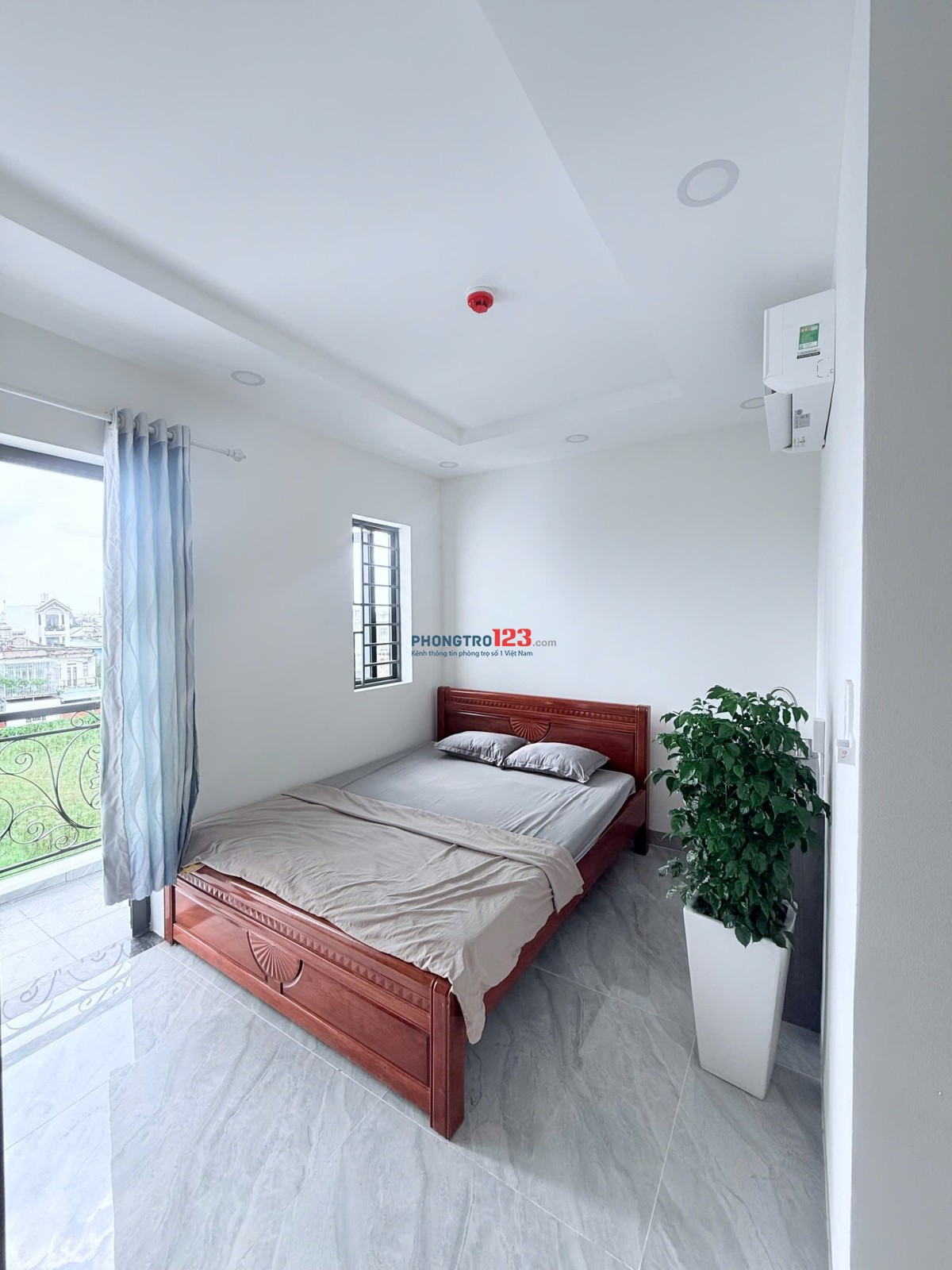  Giá thuê: 2 triệu/tháng CHO THUÊ PHÒNG BAN CÔNG 1/HÀ HUY GIÁP NGAY SÁT BẾN XE NGÃ TƯ GA Vị