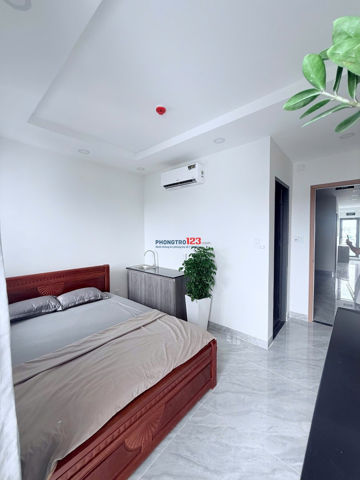  Giá thuê: 2 triệu/tháng CHO THUÊ PHÒNG BAN CÔNG 1/HÀ HUY GIÁP NGAY SÁT BẾN XE NGÃ TƯ GA Vị