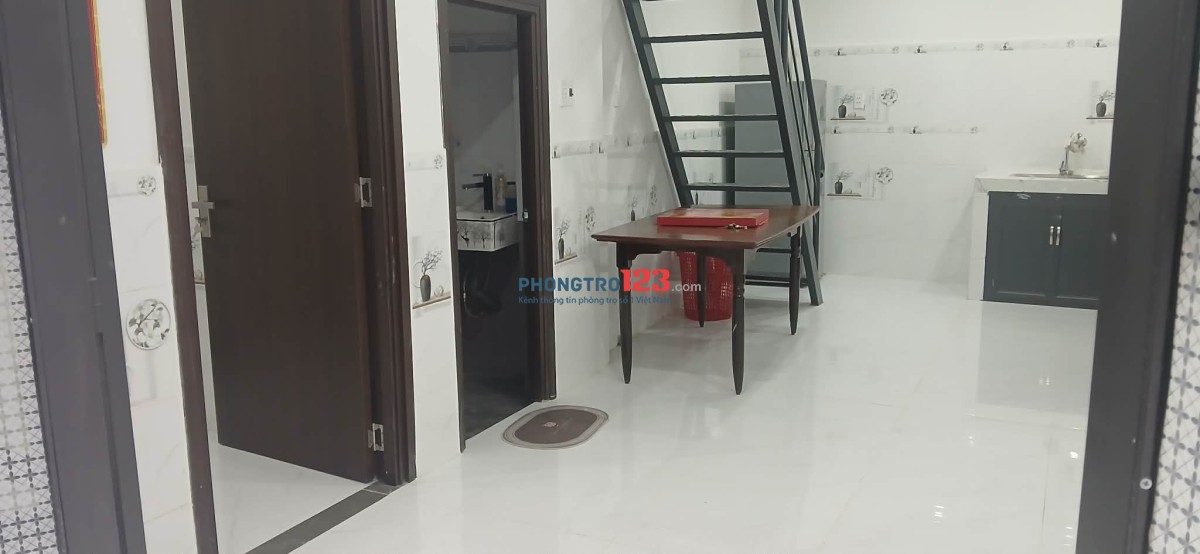 Cho thuê nhà nguyên căn 3 phòng ngủ, hẻm yên tĩnh, gần chợ – Đỗ Tấn Phong, Phú Nhuận