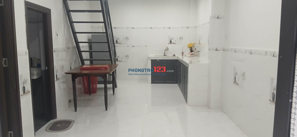 Cho thuê nhà nguyên căn 3 phòng ngủ, hẻm yên tĩnh, gần chợ – Đỗ Tấn Phong, Phú Nhuận