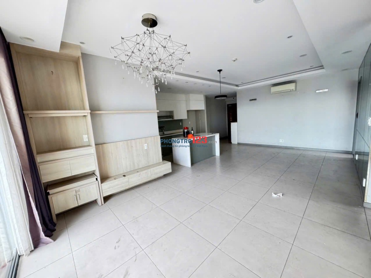 Giá 12tr/th, The Useful (The Era) Lạc Long Quân, TB, 95m2, 3PN, 2WC.