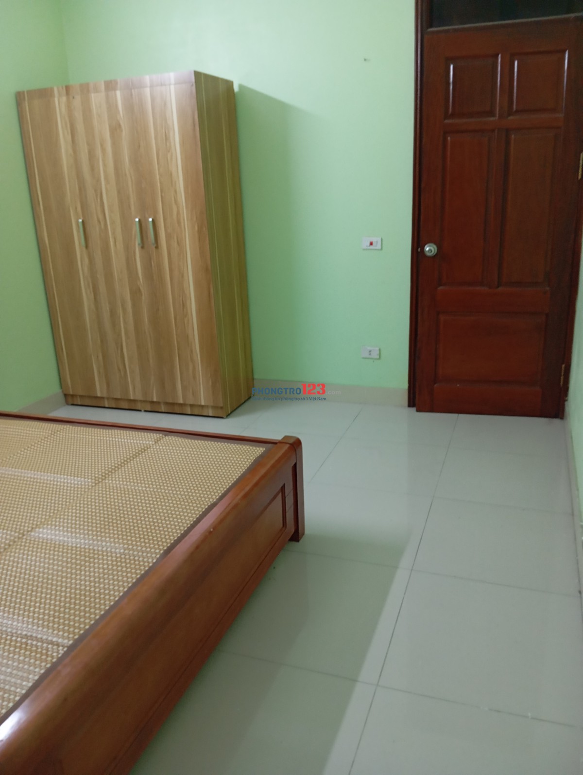 Cho thuê nguyên tầng 02 phòng ngủ riêng biệt tại ngõ 120 Yên Lãng, Thịnh Quang, Đống Đa