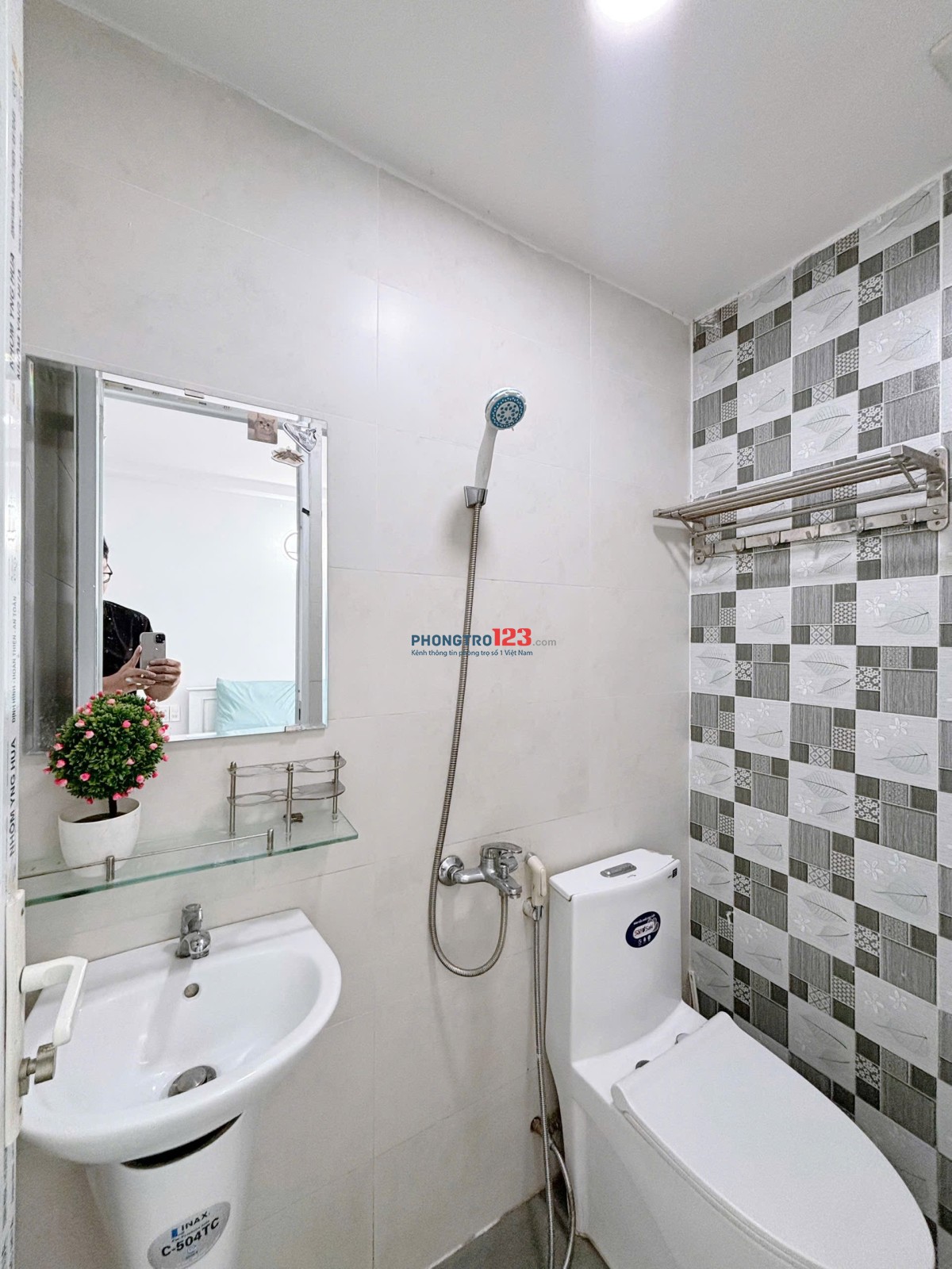 PHÒNG BAN CÔNG FULL NT GẦN CHỢ BÀU SEN NGUYỄN TRÃI