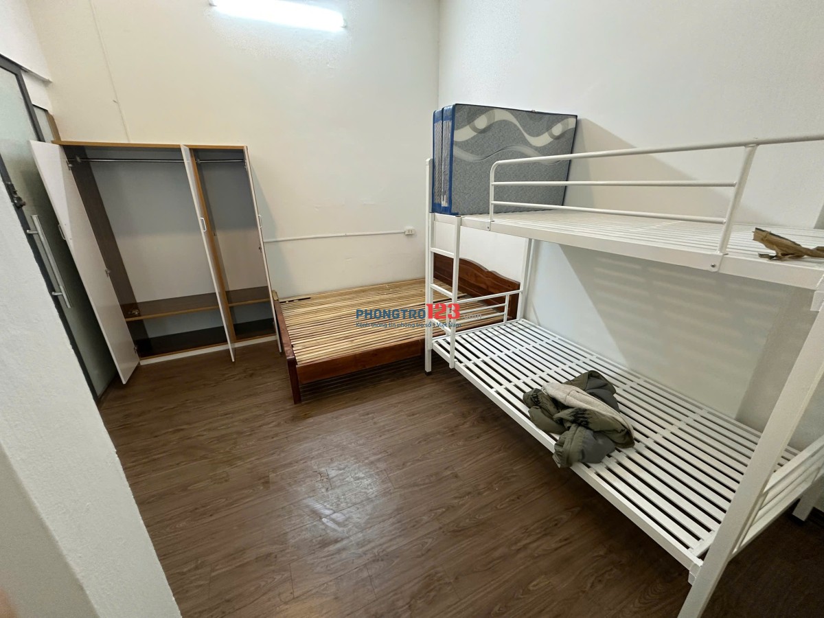 Tìm người ở ghép mặt đường Vĩnh Hưng