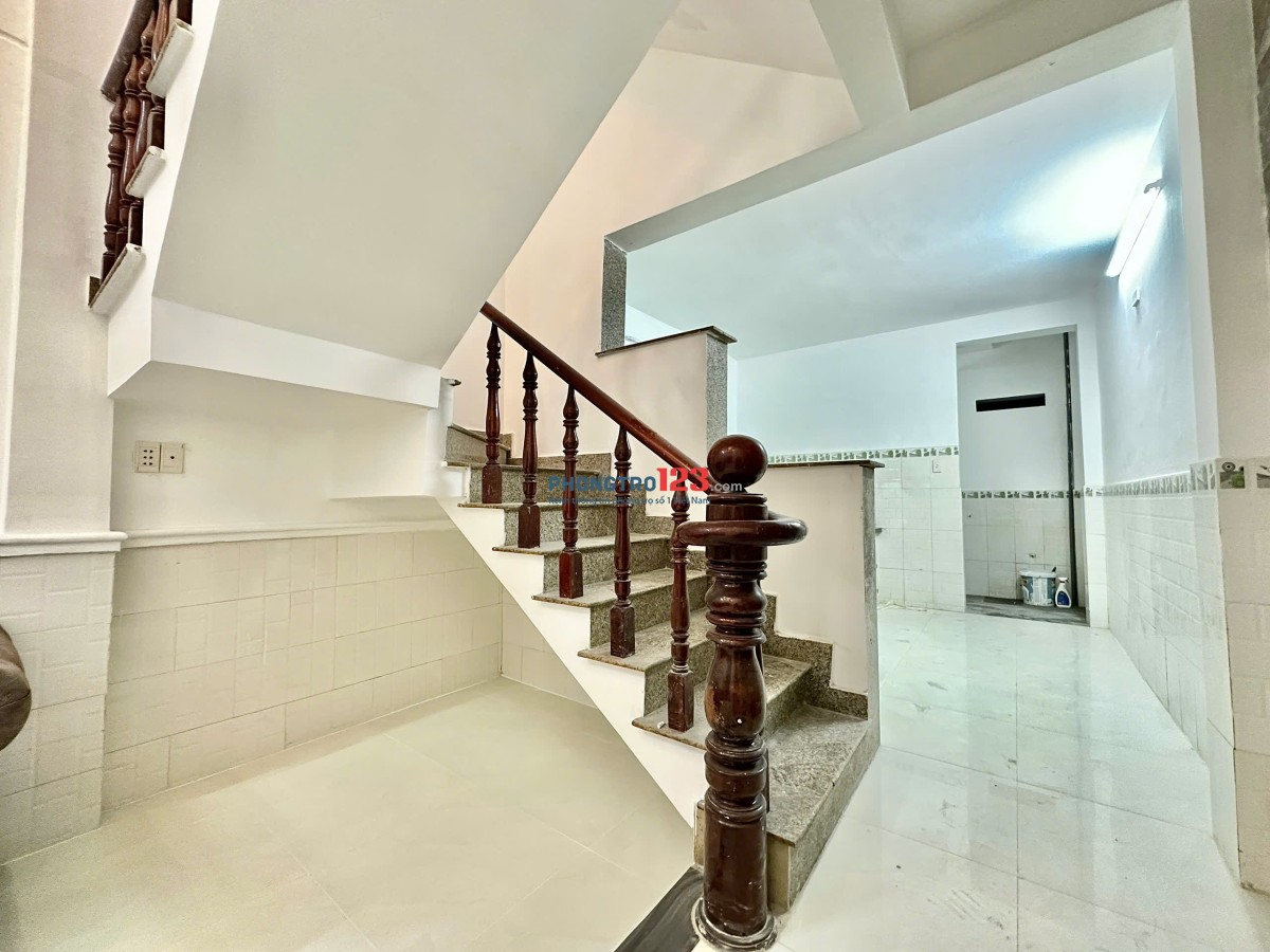 Cho thuê nhà nguyên căn 2 tầng hẻm 5m