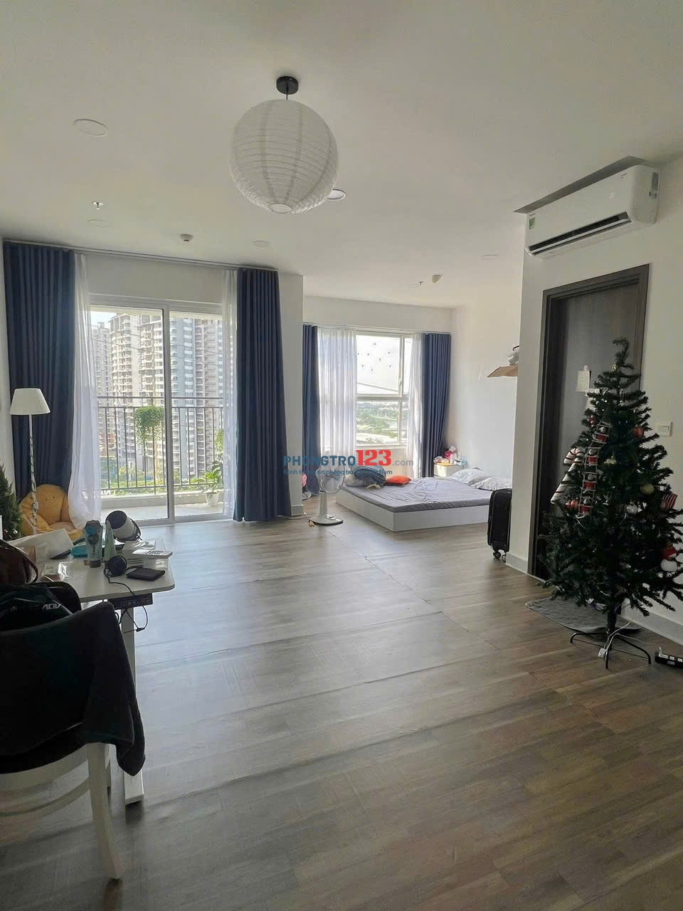 Chung cư Sky Center, Phổ Quang, P2, TB: 1p ngủ, đầy đủ nội thất, 12tr/th