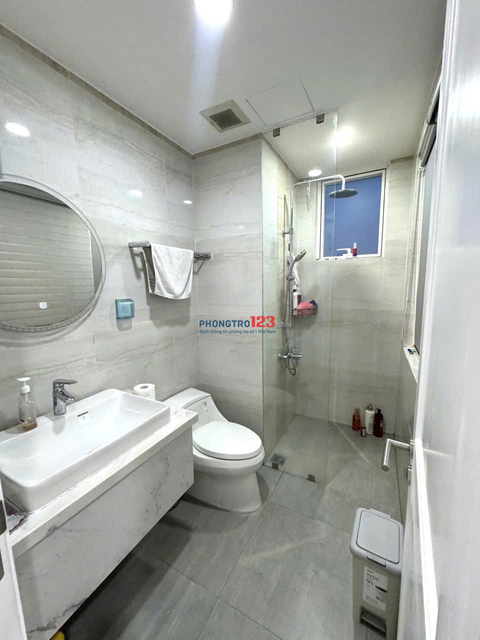 Chung cư Sky Center, Phổ Quang, P2, TB: 1p ngủ, đầy đủ nội thất, 12tr/th