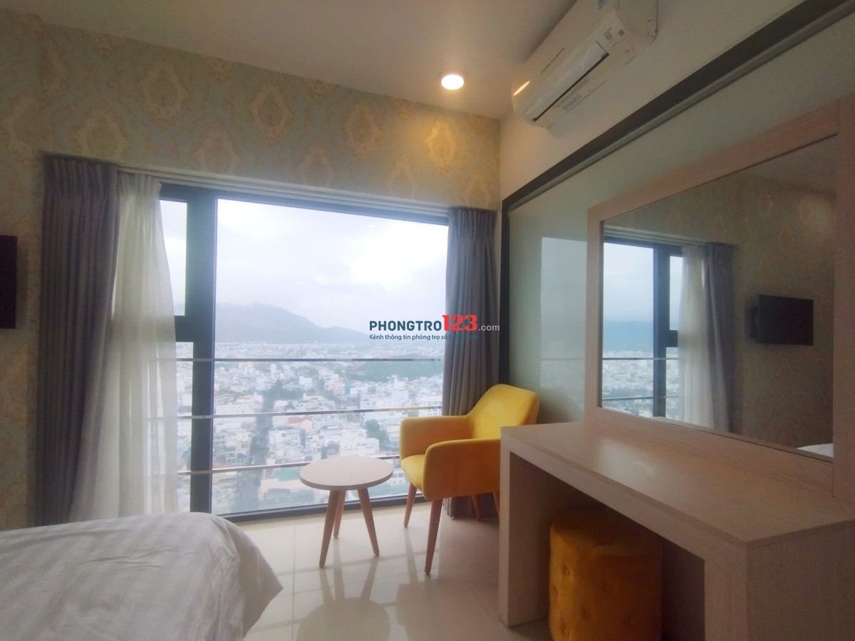 Phòng khách sạn Nha Trang view đẹp tầng cao cho thuê tháng gần chợ Đầm