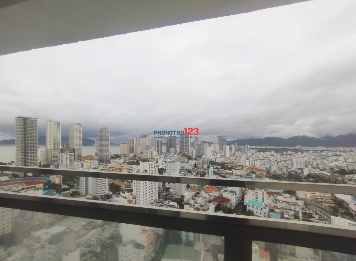 Phòng khách sạn Nha Trang view đẹp tầng cao cho thuê tháng gần chợ Đầm