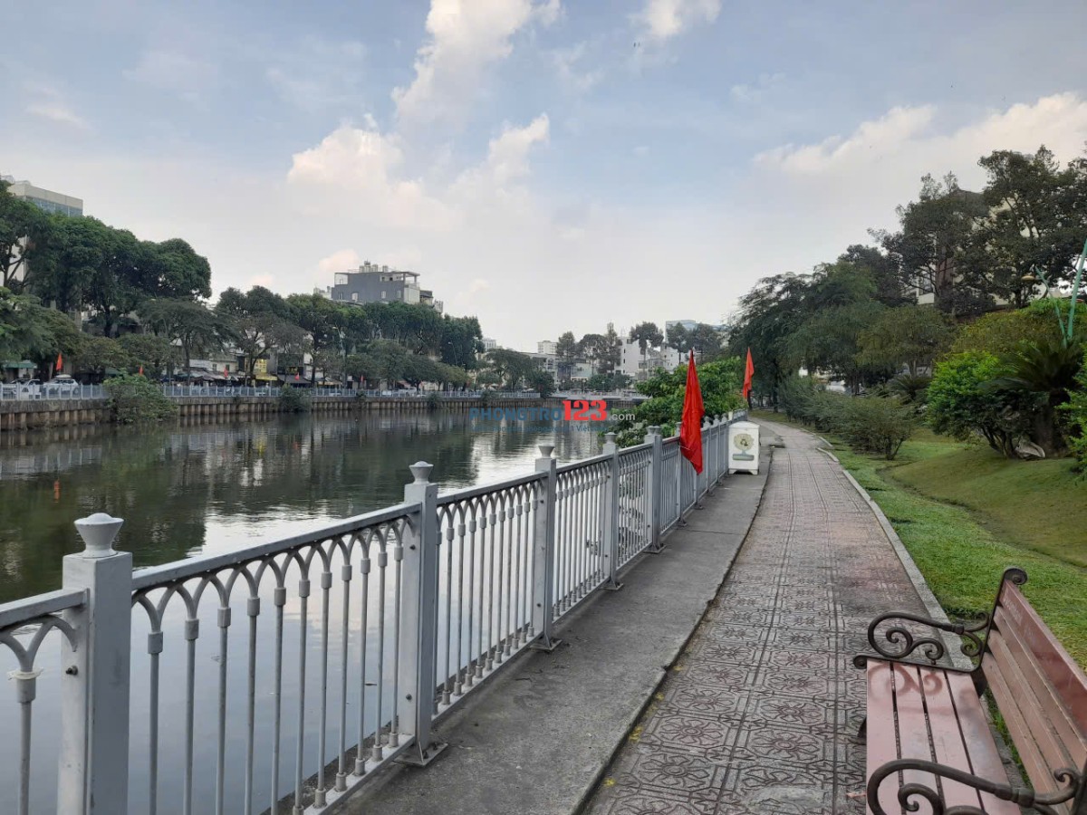 PHÒNG FULL NỘI THẤT >35M2 QUẬN 3 - BAN CÔNG LỚN - GIÁ CỰC TỐT