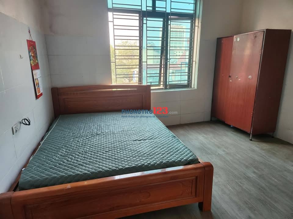 Cho thuê phòng tầng 3 ngõ 46 xuân phương