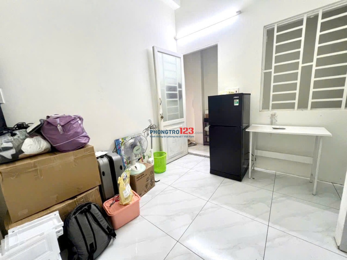 Cho Thuê Phòng Giá Rẻ Có Máy Lạnh, Cửa Sổ_Ngay Nhà Ga T3_Giá 3Tr
