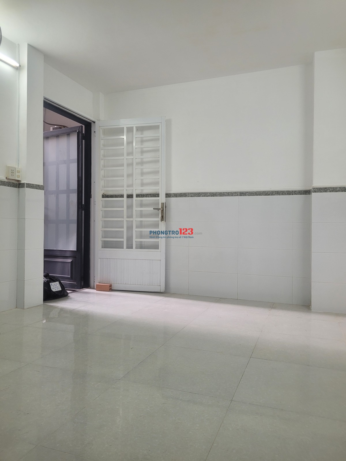 HIẾM! Phòng trệt gác suốt gần ĐH TĐT – full nội thất