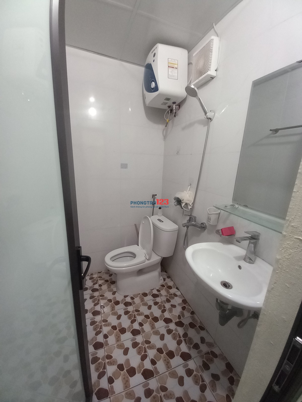 Cho thuê căn Mini 30m2 thang máy khu Cổ Nhuế - Phạm Văn Đồng giá rẻ