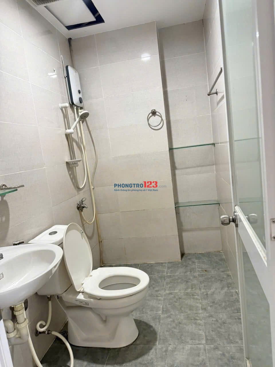 Idico Tân Phú, Lũy Bán Bích ,TP: 72m2, 2PN, 2WC, NTCB , 9tr/th