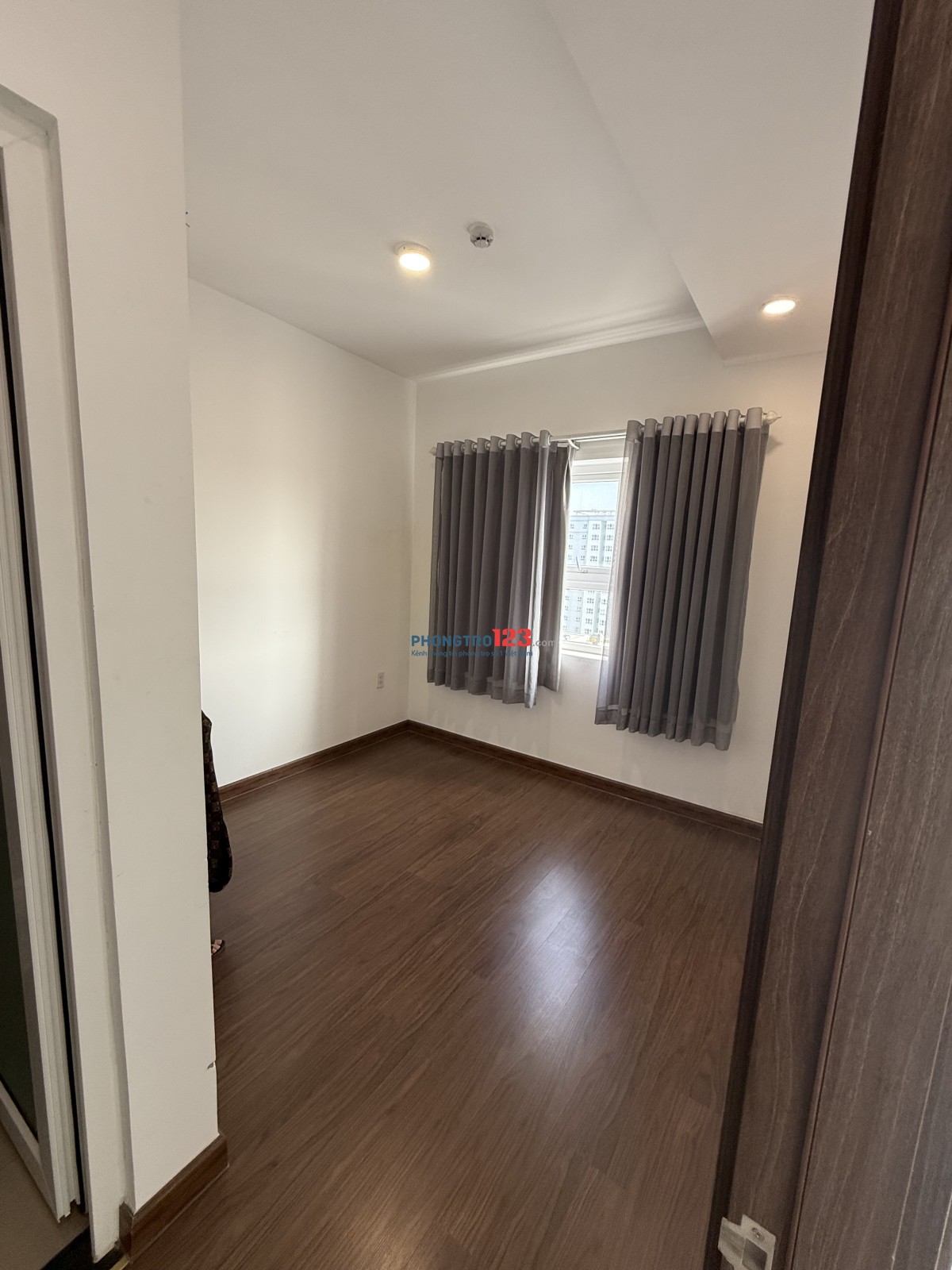 Cho thuê căn hộ richmond city Nguyễn Xí block B tần 18