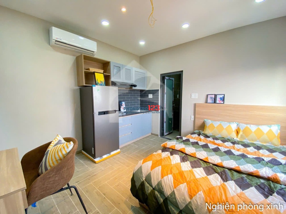 CHO THUÊ CHDV MỚI 98% FULL NỘI THẤT CỬA SỔ LỚN NẰM NGAY TRUNG TÂM BÌNH THẠNH GẦN NGÃ TƯ NGUYỄN XÍ