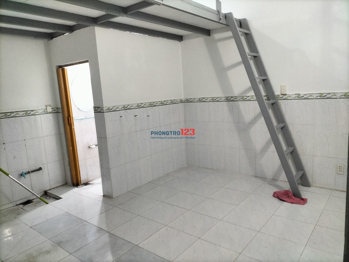 Phòng trọ mới, toilet riêng, cách ngã tư Ga 1,5 km