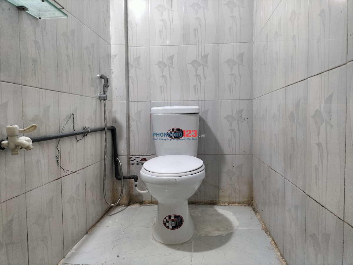 Phòng trọ mới, toilet riêng, cách ngã tư Ga 1,5 km