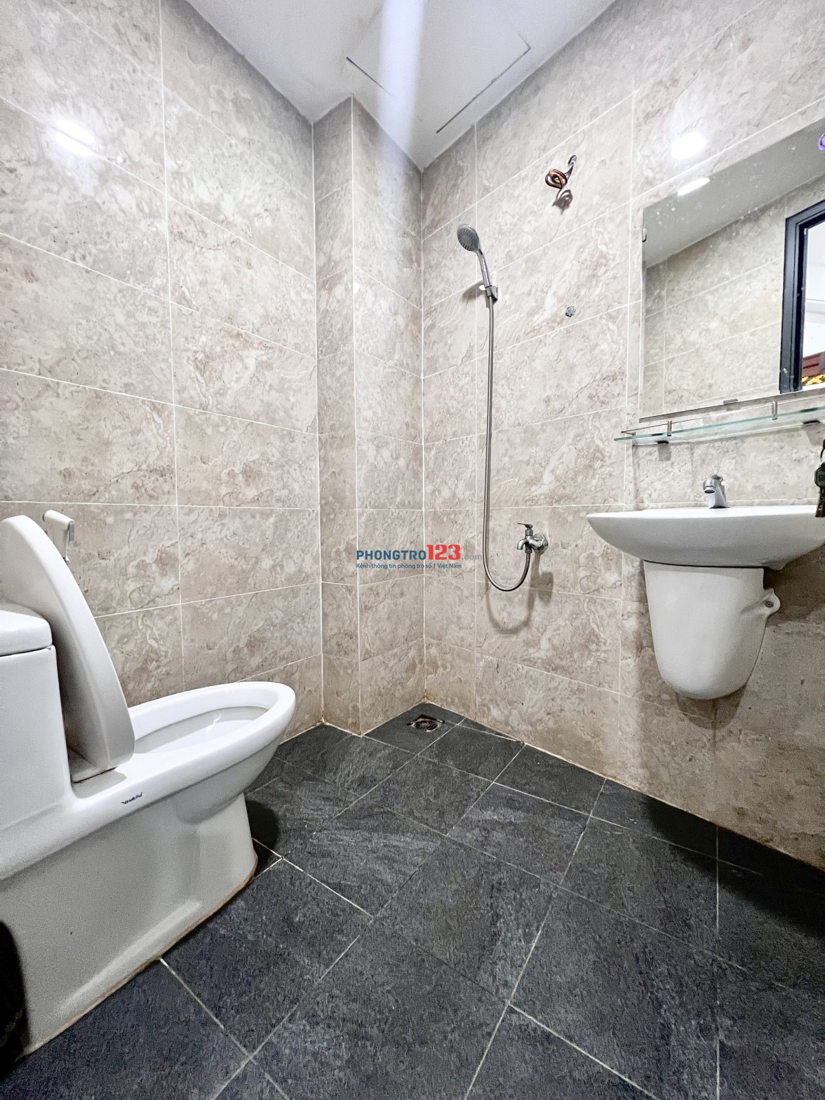 PHÒNG CỬA SỔ 25m2 HUỲNH TẤN PHÁT Q7 FULL TIỆN NGHI