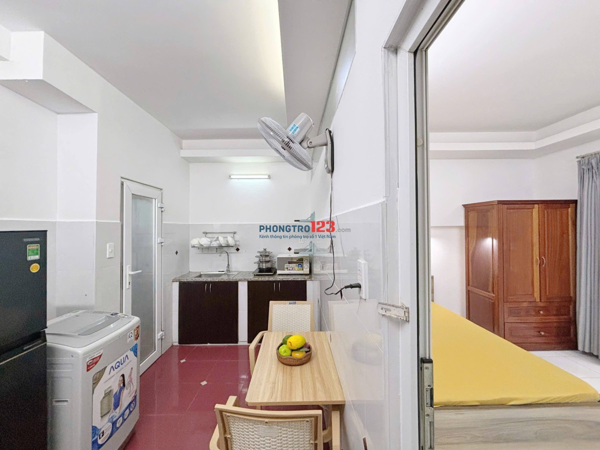 PHÒNG BAN CÔNG SANG TRỌNG_FULL NỘI THẤT_TÁCH BẾP_PHẠM VĂN HAI,PHƯỜNG 1,QUẬN TÂN BÌNH