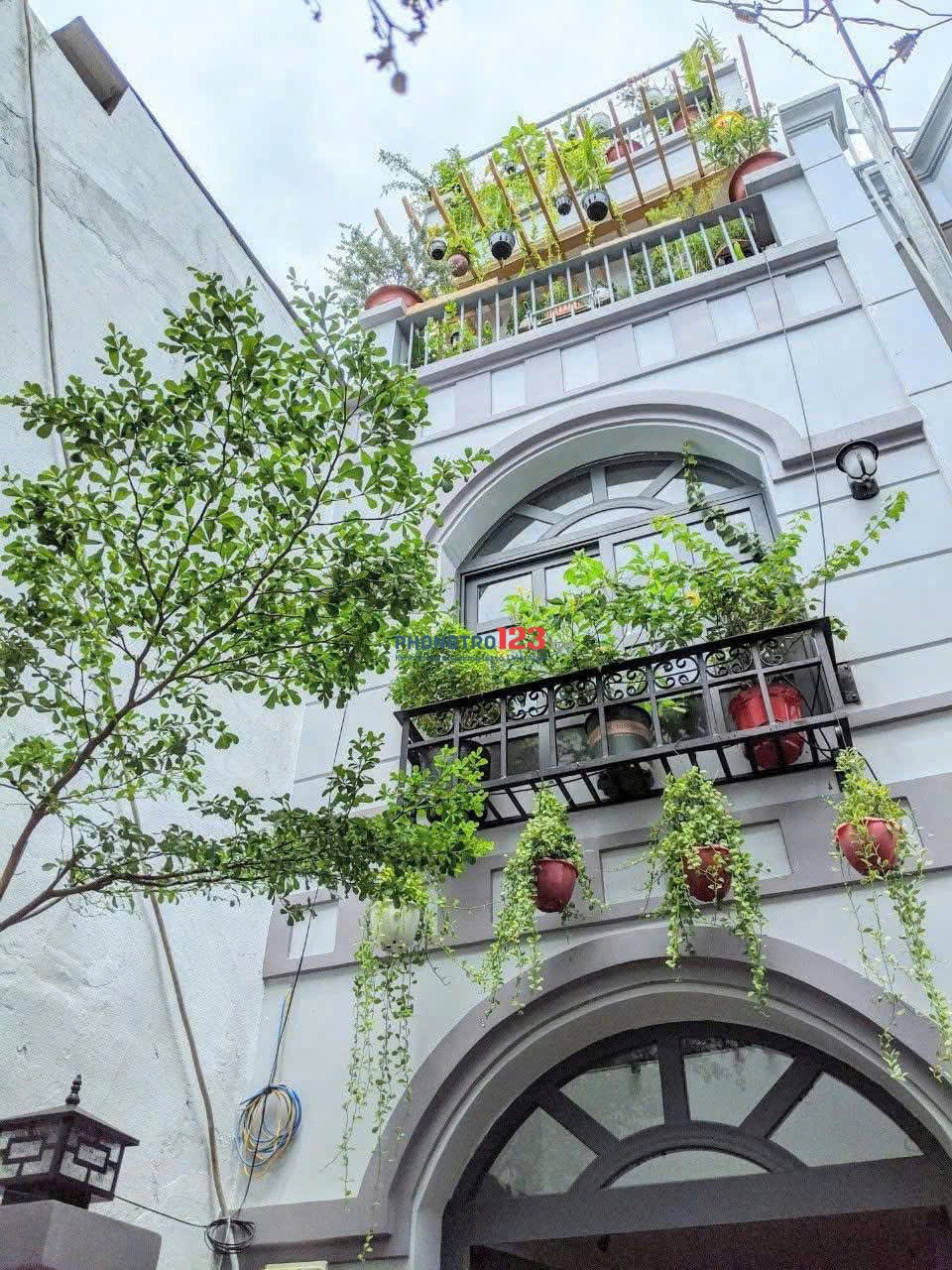 Tìm bạn ở ghép nhà nguyên căn quận Bình Thạnh, có thể dọn vào ở ngay