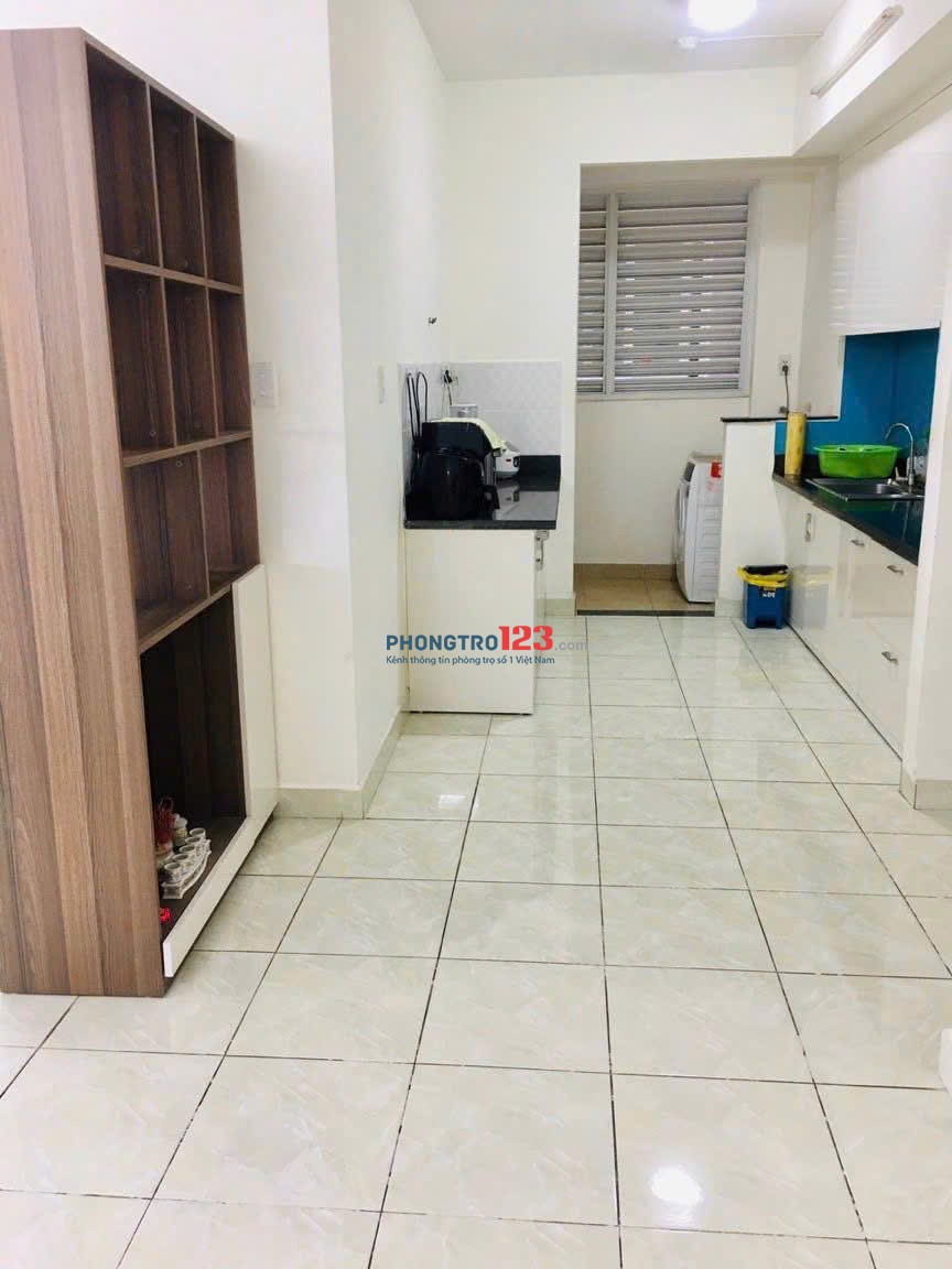 Chung cư Phú Thạnh, Nguyễn Sơn, TP: 70m2, 2p ngủ, 8tr5, nội thất