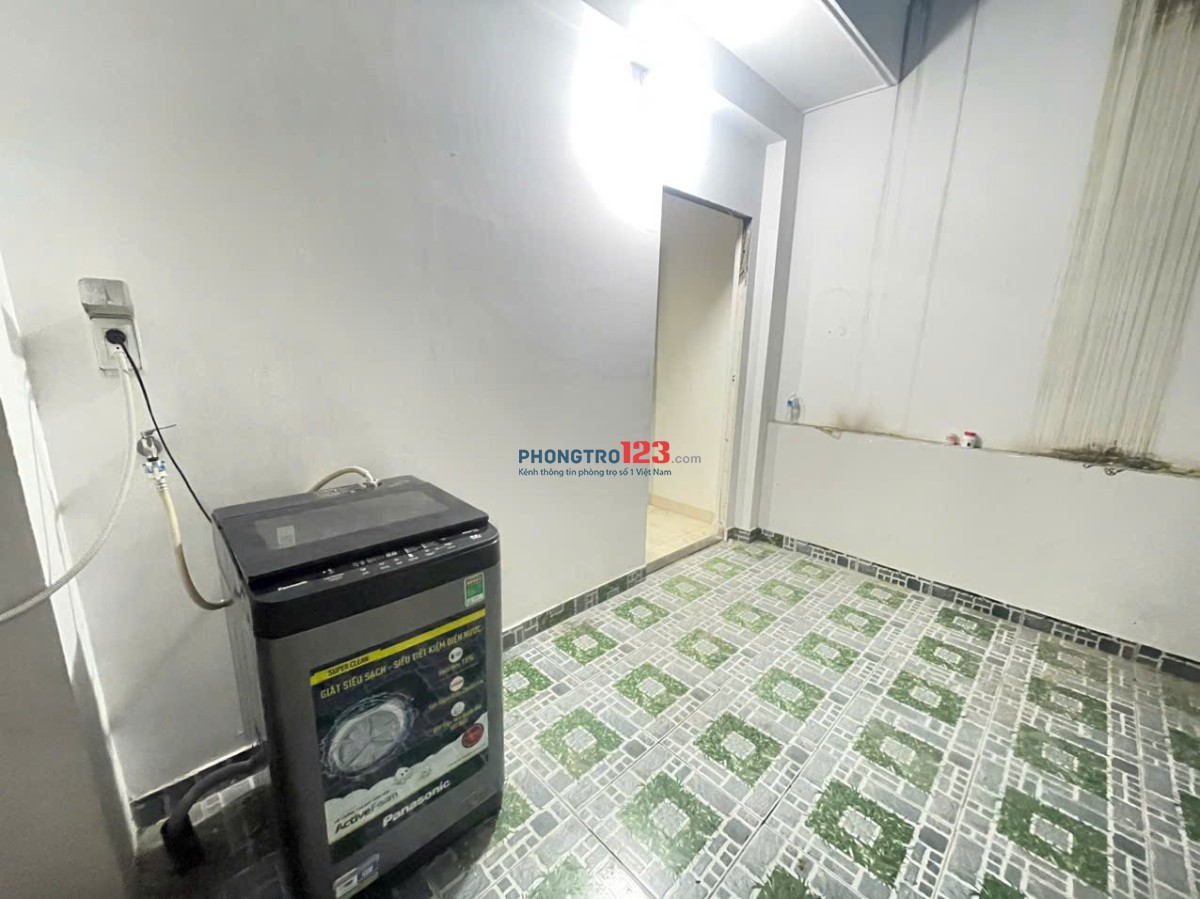  Giá thuê: 2 triệu/tháng CHO THUÊ PHÒNG BAN CÔNG 1/HÀ HUY GIÁP NGAY SÁT BẾN XE NGÃ TƯ GA Vị