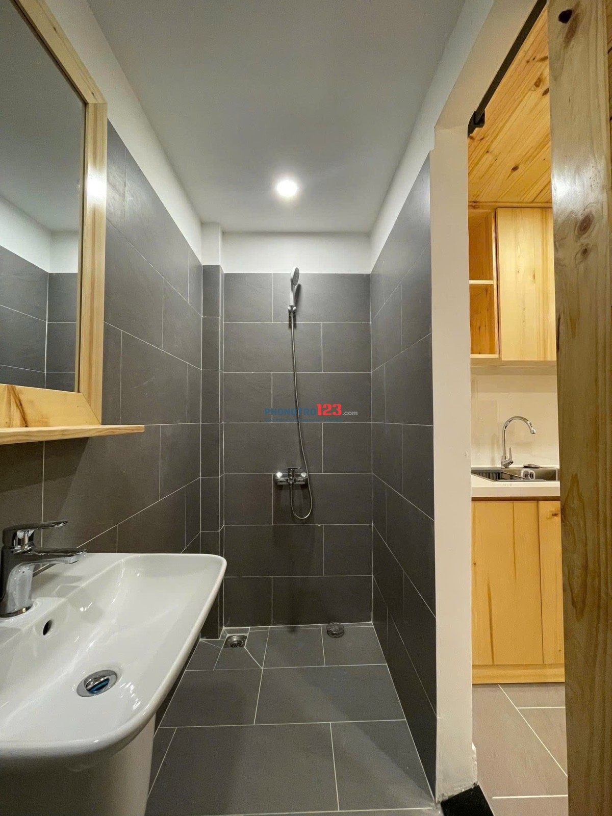 Tìm thêm 2 bạn ở ghép nữa ạ. Tha thiết tìm người ạ