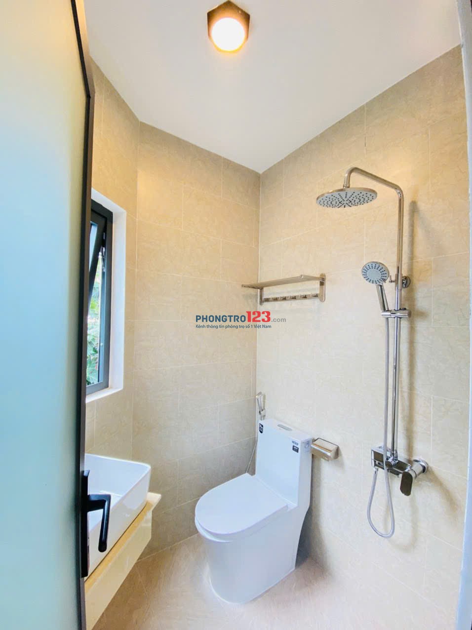 TRỌ BÌNH THẠNH GẦN CHỢ BÀ CHIỂU, ĐH VĂN LANG MÁY GIẶT RIÊNG BAN CÔNG LỚN NƠ TRANG LONG BÌNH THẠNH