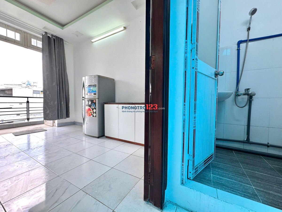 PHÒNG BAN CÔNG, GẦN EMART VÀ CĐ FPT