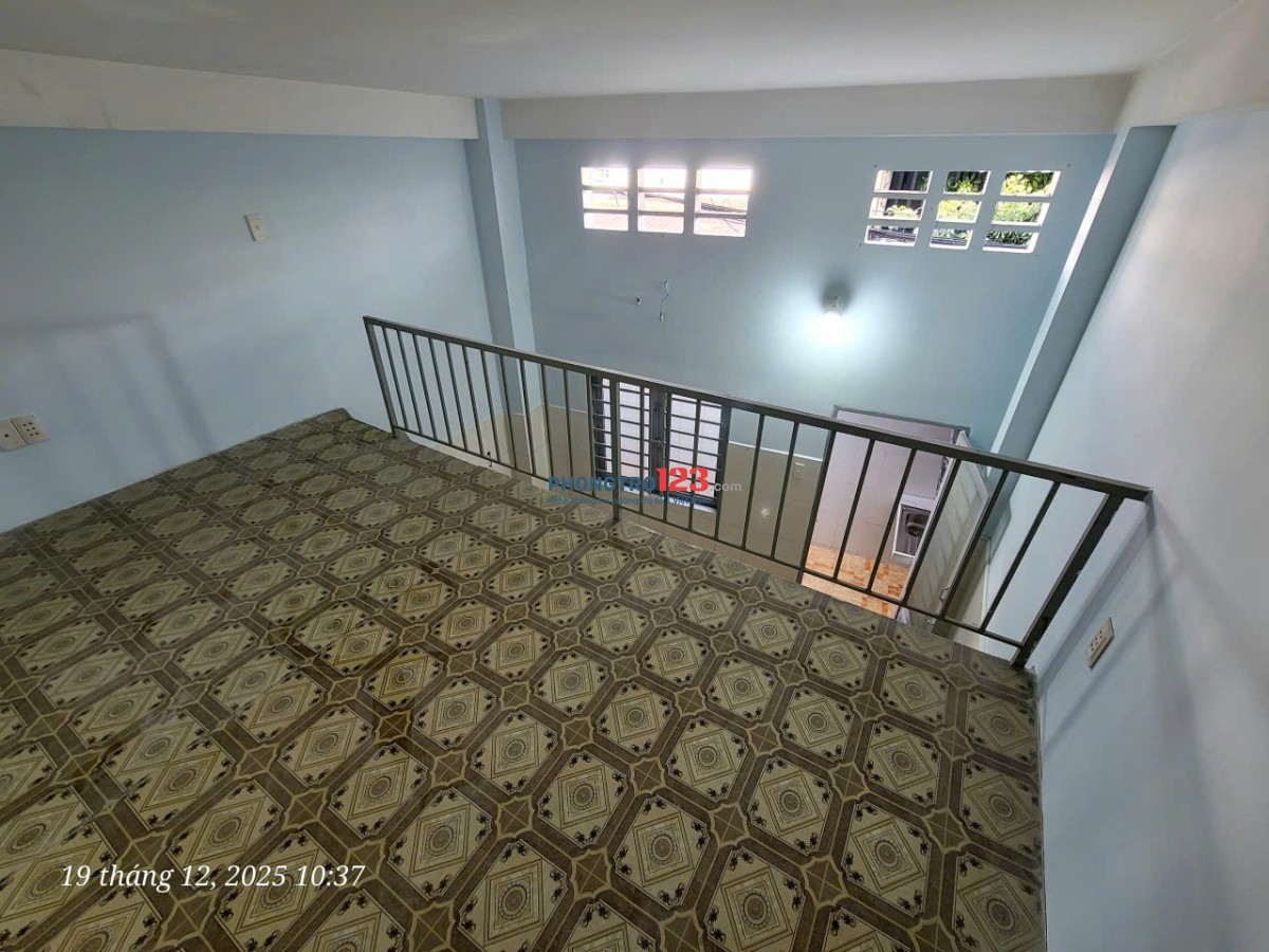 Phòng trọ 28m2 đường 13 gần cầu vượt linh xuân