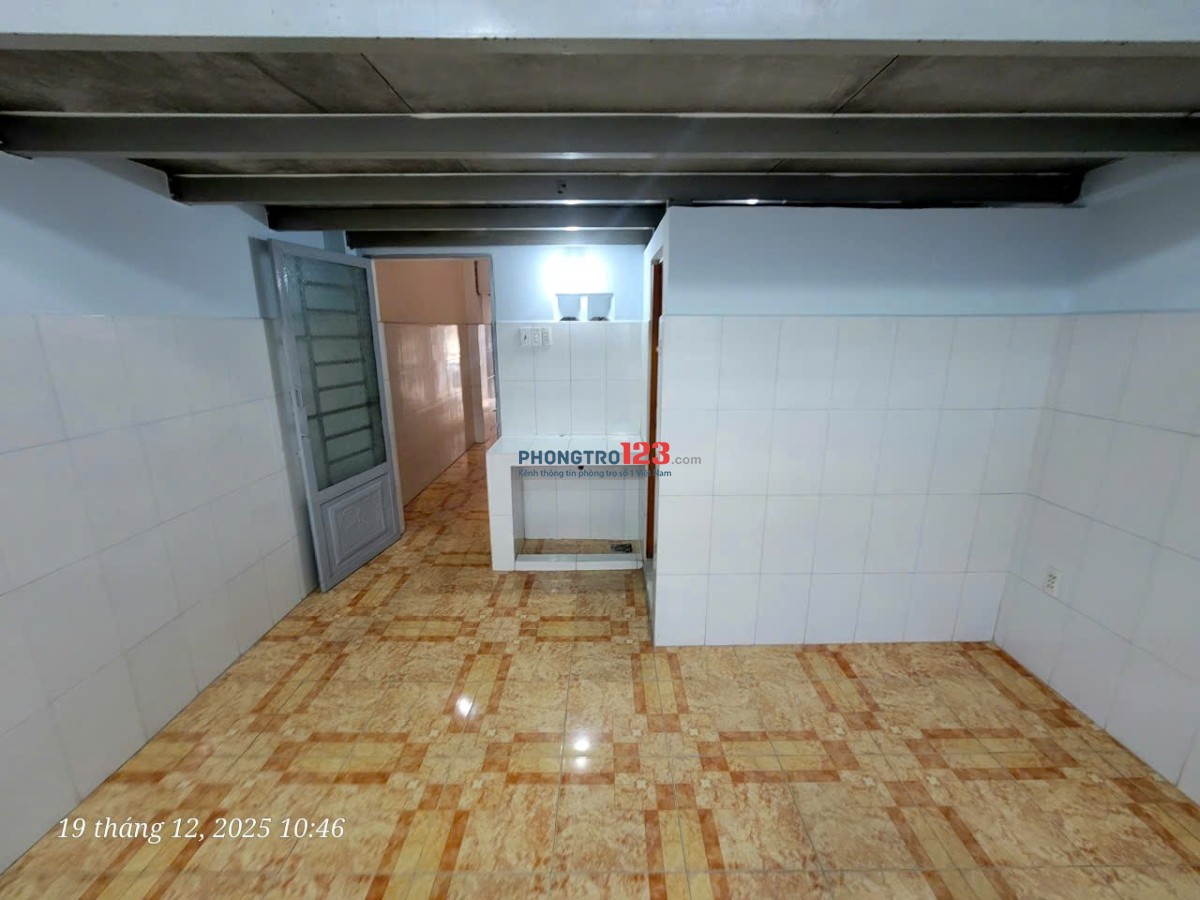 Phòng trọ 28m2 đường 13 gần cầu vượt linh xuân