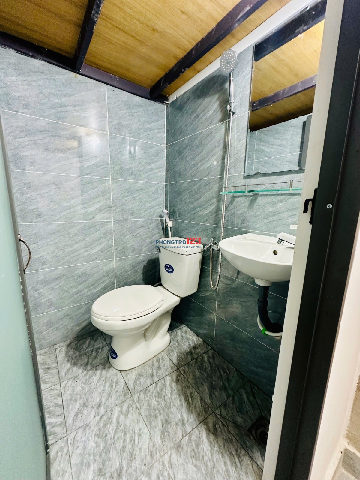 TRỐNG 1 PHÒNG MỚI XÂY TRONG NHÀ NGUYÊN CĂN AN NINH SẠCH SẼ CHỈ 3,200,000VND