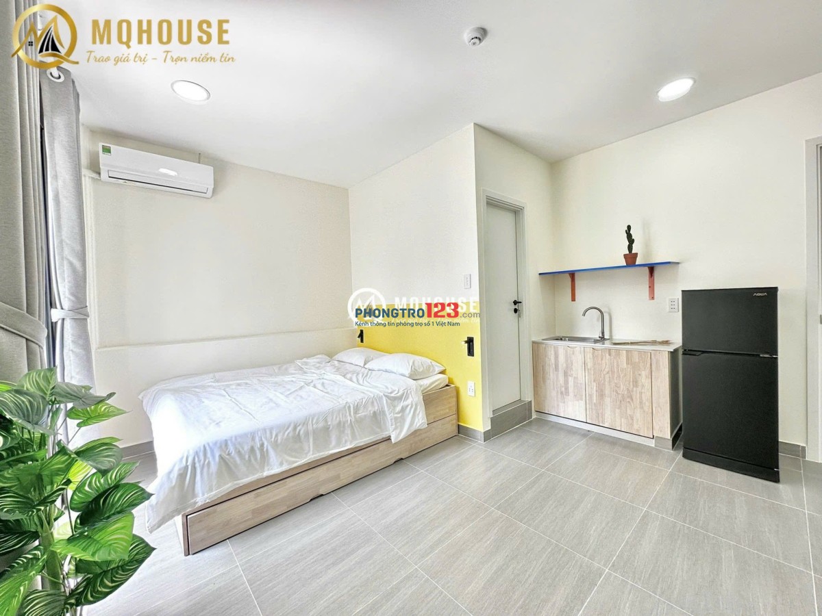 CHO THUÊ CHDV FULL NỘI THẤT BAN CÔNG LỚN NẰM NGAY NGÃ TƯ HÀNG XANH DI CHUYỂN QUA Q1 CHỈ 2P ĐI XE