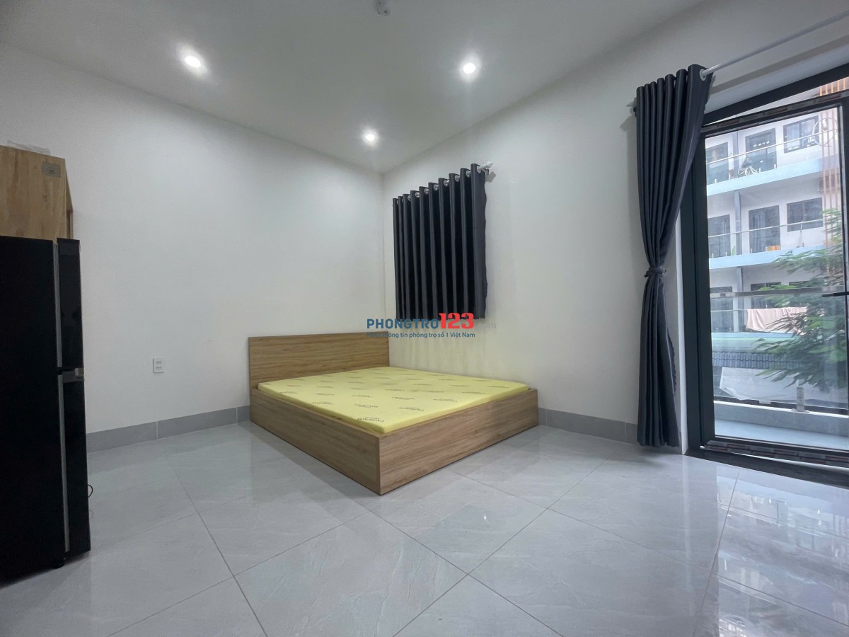 Cho thuê chdv Cát Lái gần citisoho, siêu rộng hơn 30m2 có ban công dài, Giá 4tr8