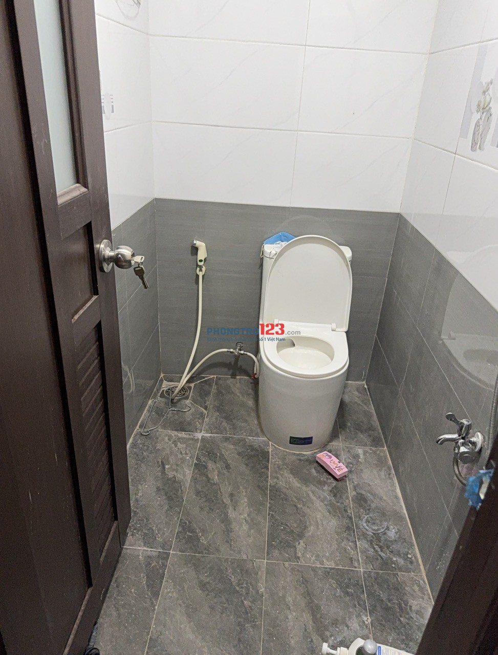 Cho thuê nhà nguyên căn 3 phòng ngủ, hẻm yên tĩnh, gần chợ – Đỗ Tấn Phong, Phú Nhuận