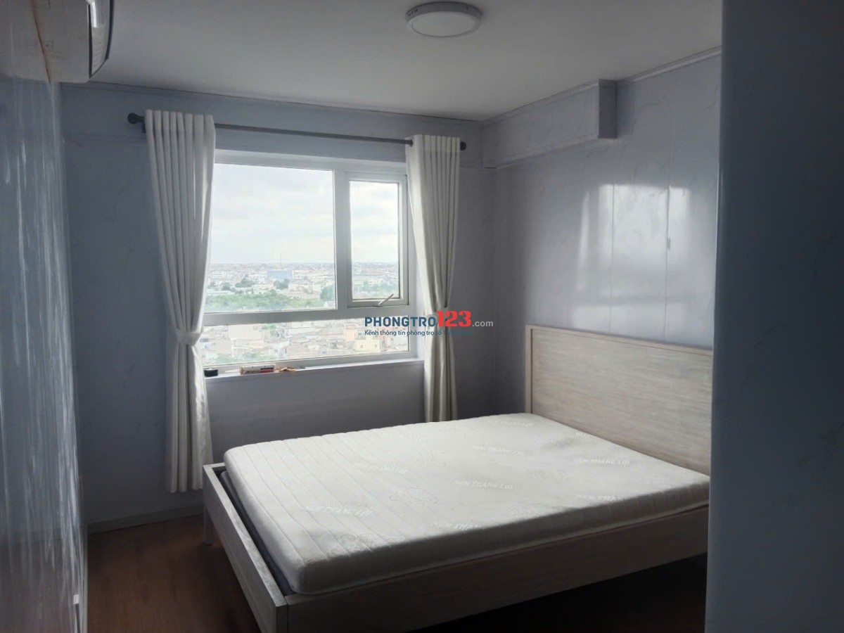 Cho thuê căn hộ tầng 12 Hiệp Thành Building, full nội thất 72m²(2pn, 2wc), view hồ đẹp, Q12