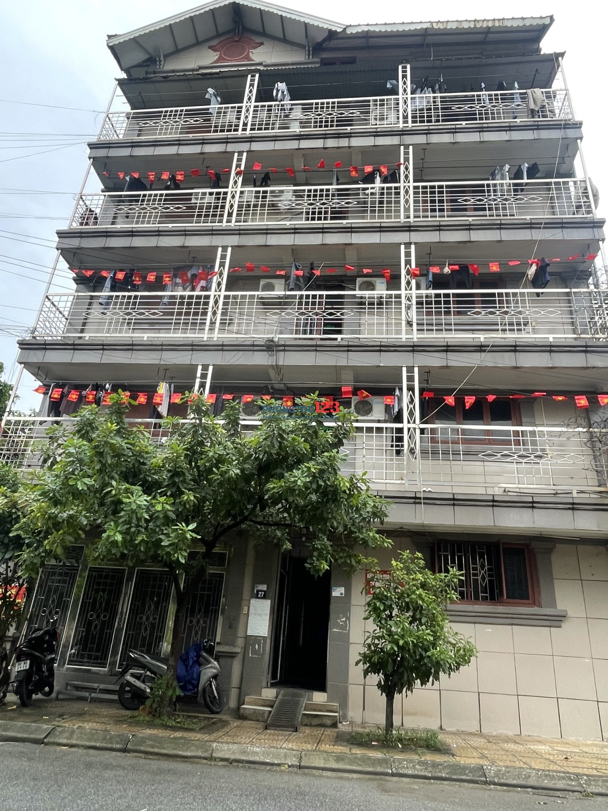 Nhà 6 tầng cho thuê phòng trọ. Từ 800k - 1,8tr