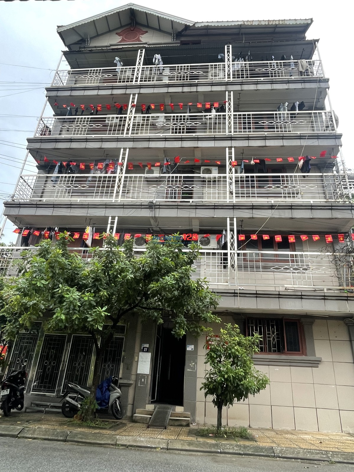 Nhà 6 tầng cho thuê phòng trọ. Từ 800k - 1,8tr