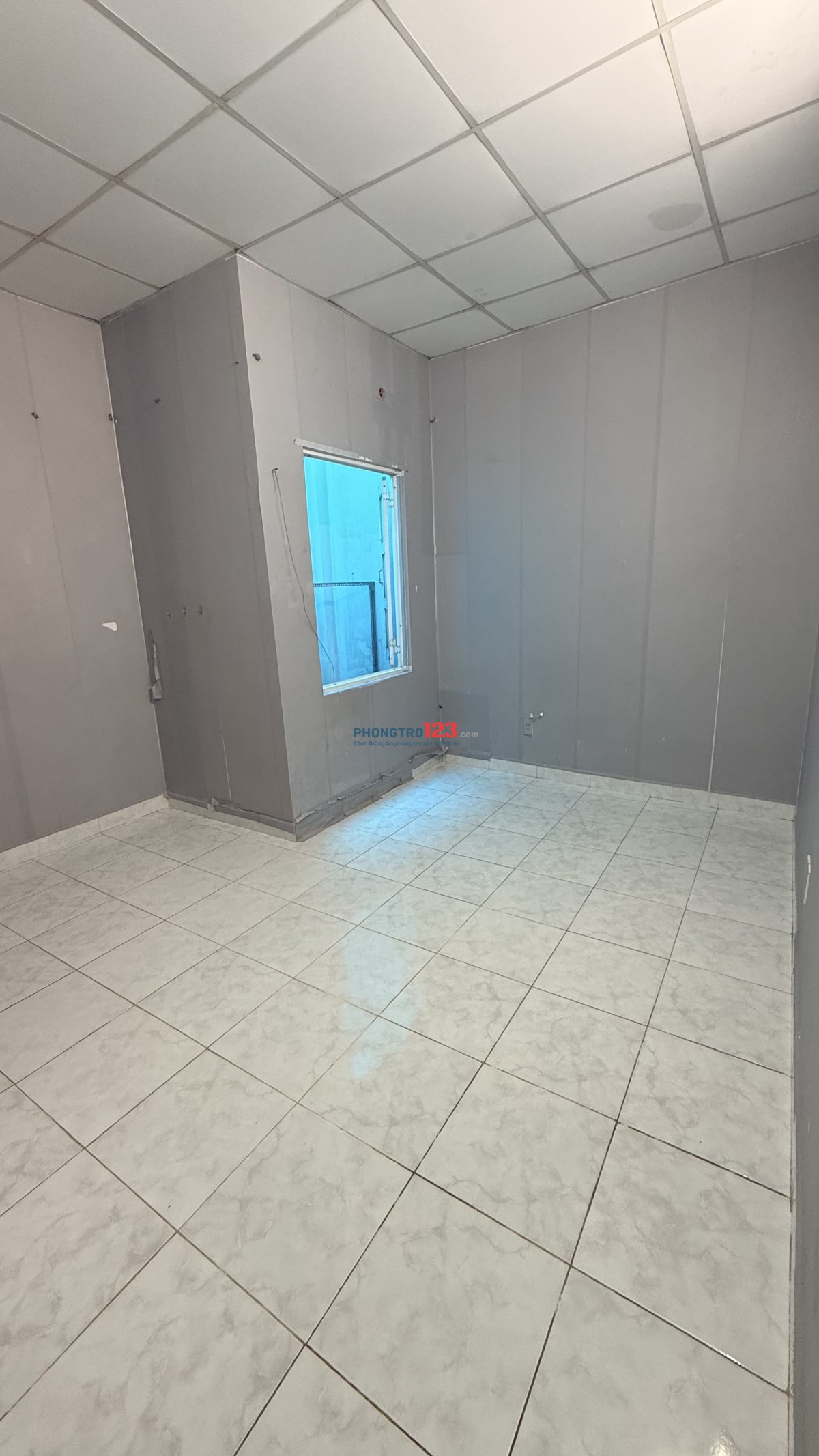 CHO THUÊ PHÒNG, Diện tích :20m2. Có toilet riêng, lối đi riêng